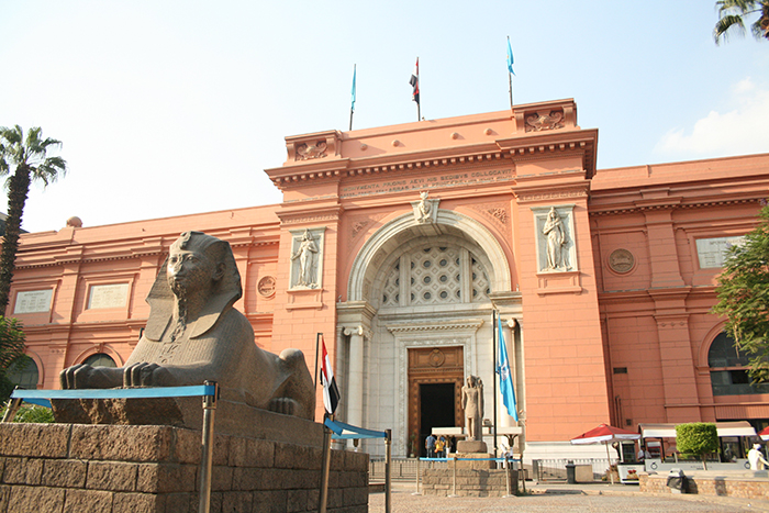 Cairo pyramids and Egyptian museum tour